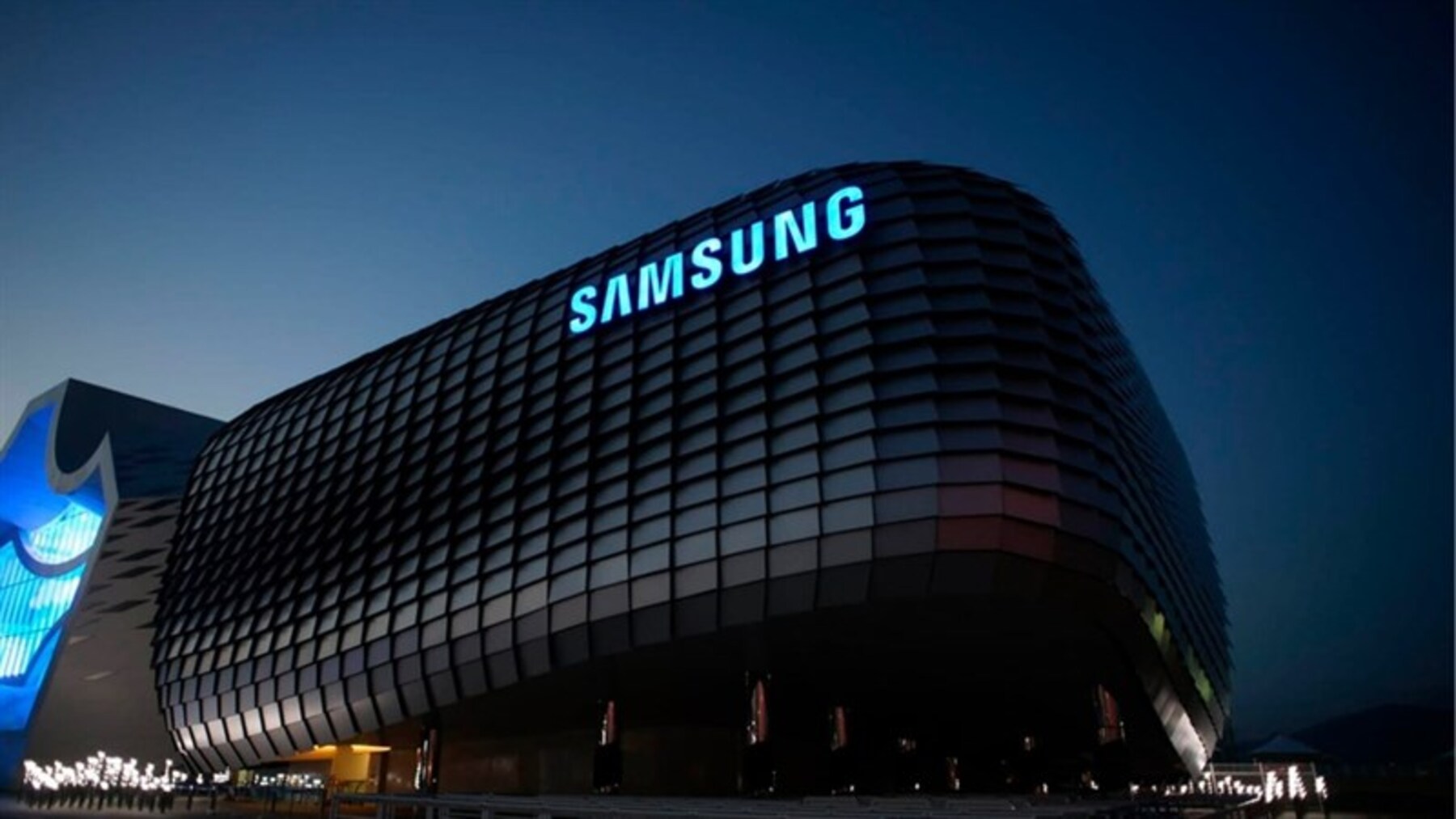 Профсоюз Samsung провел митинг за справедливую зарплату