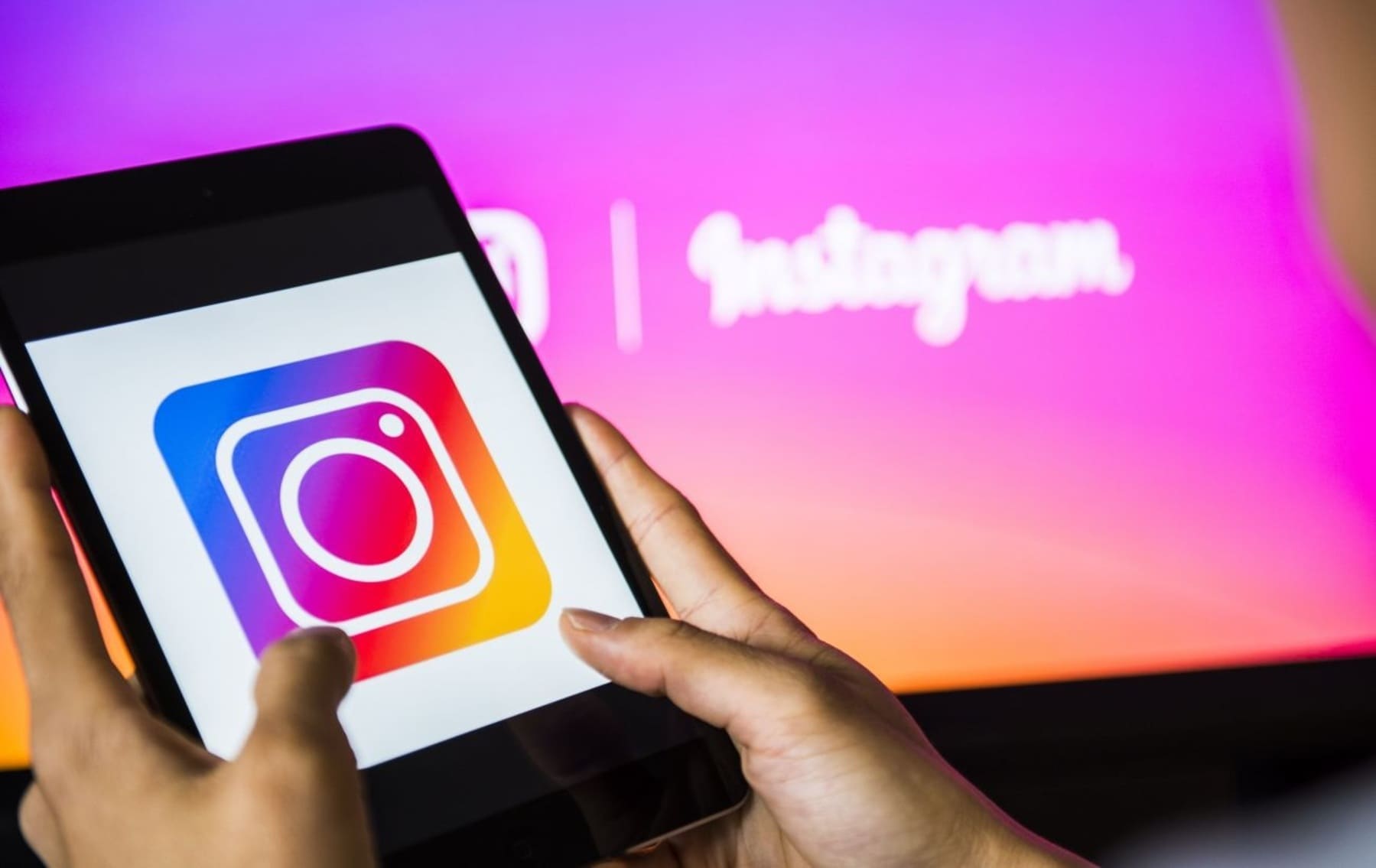Instagram запроваджує 'приховані' Stories, доступні після надсилання повідомлення автору