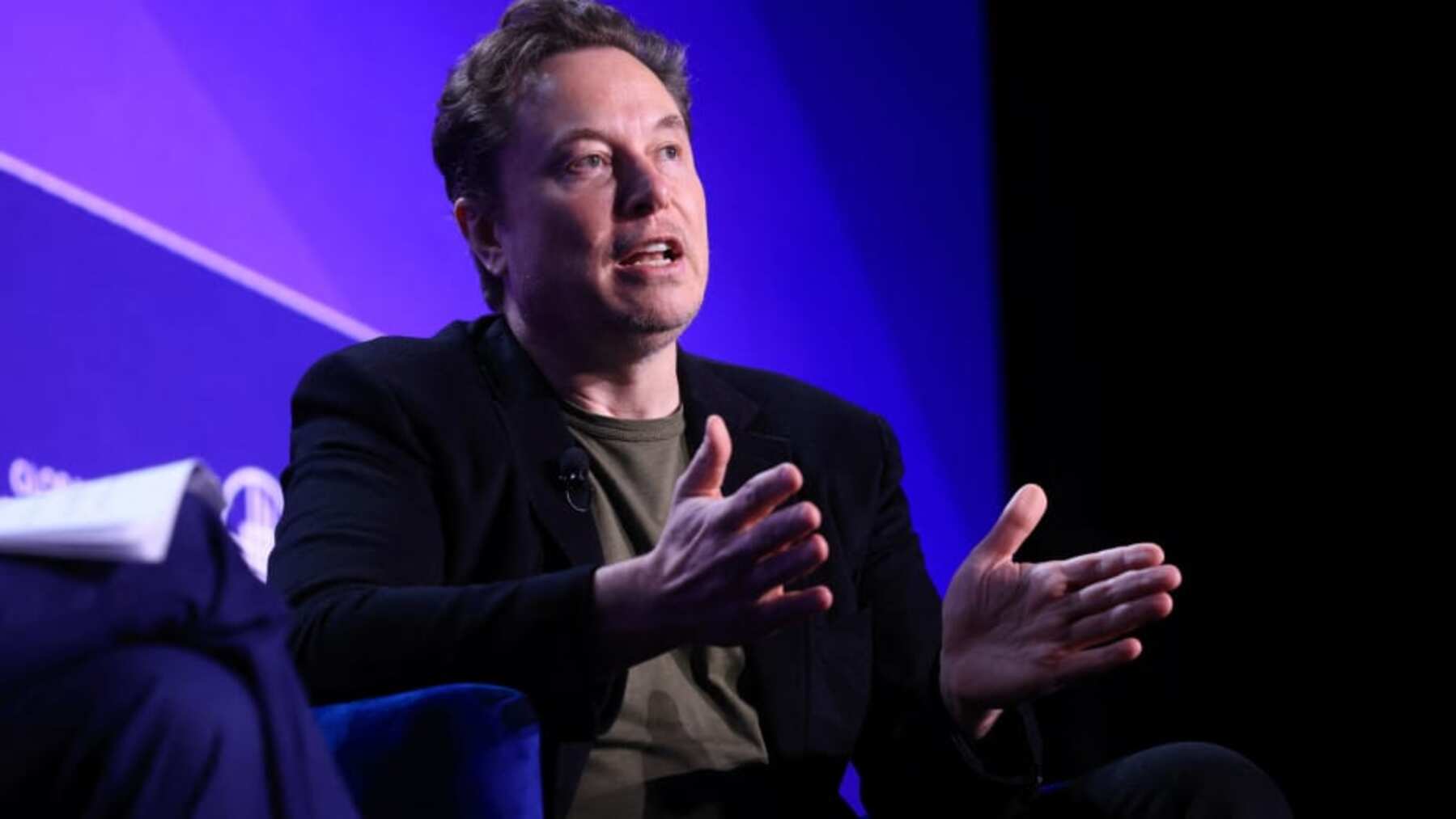 Илон Маск запретит Apple в случае интеграции OpenAI