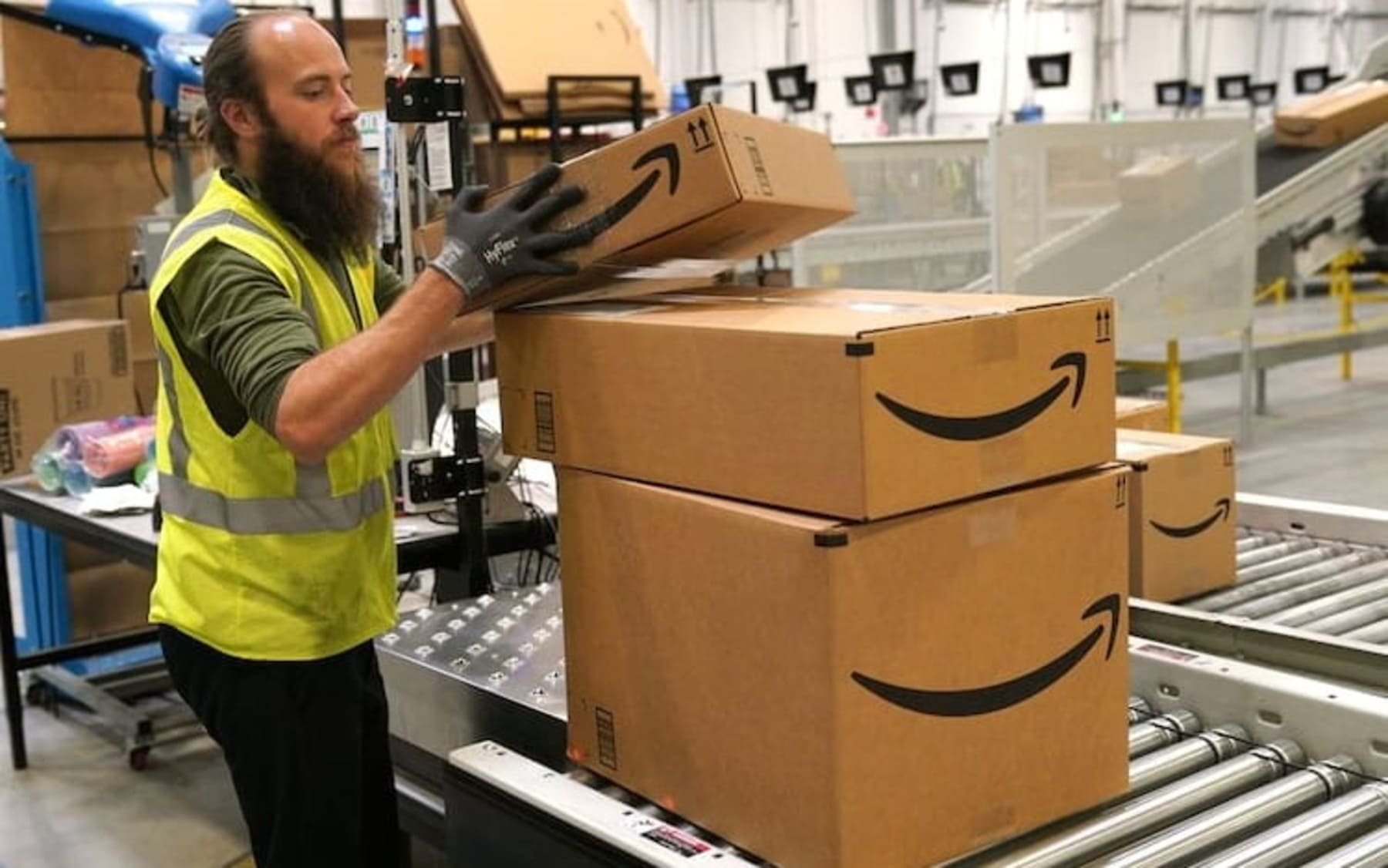 Amazon была оштрафована за нарушения трудового законодательства Калифорнии