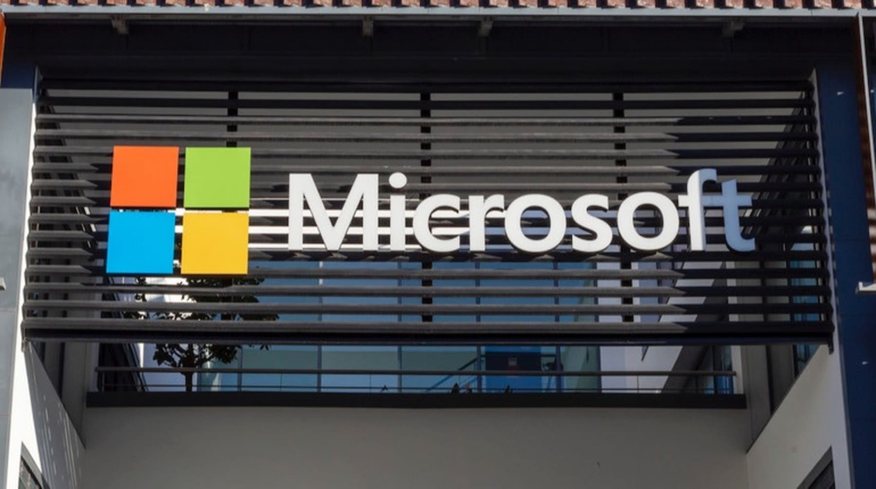 Microsoft продолжит бесплатно поддерживать облачные потребности украинских госучреждений до конца 2025 года