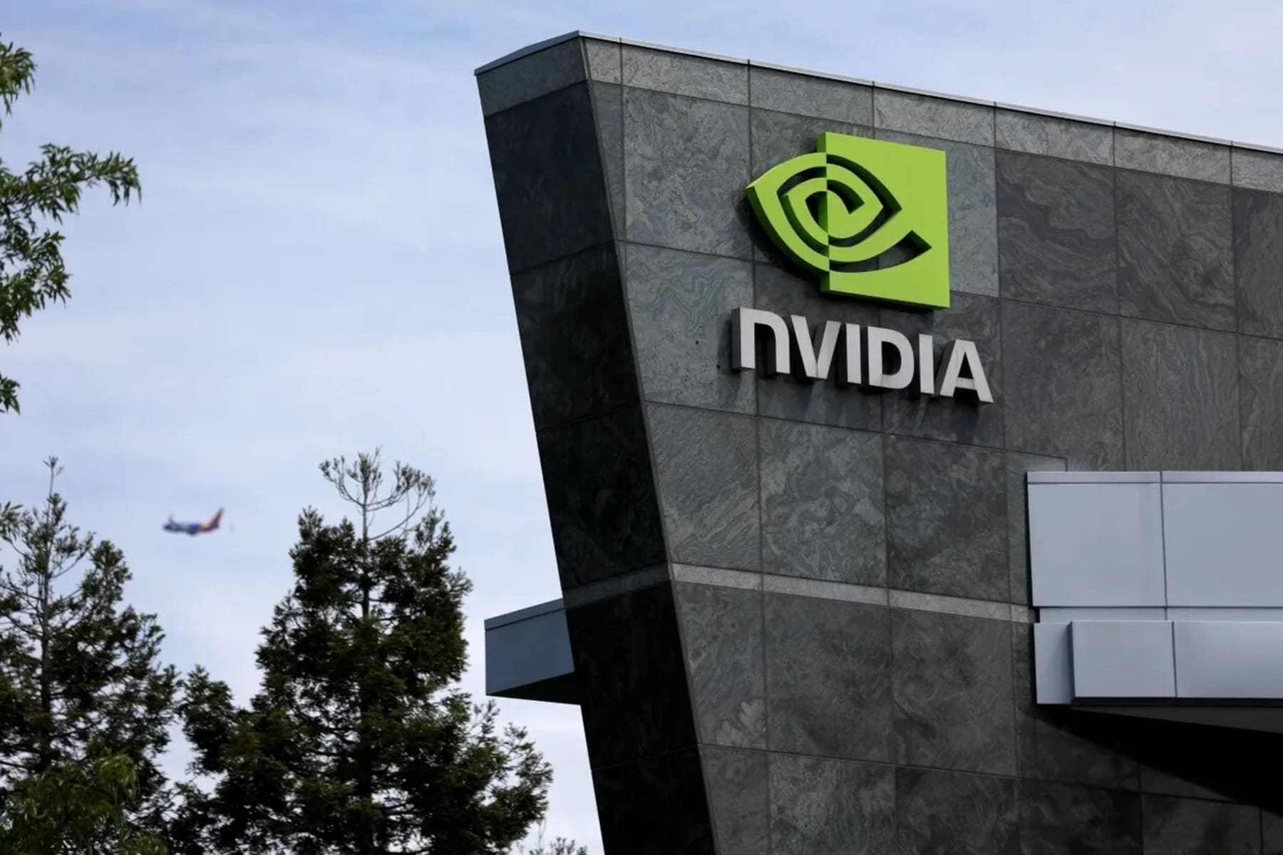 Американский курс: NVIDIA будет производить ключевые ИИ-решения в США