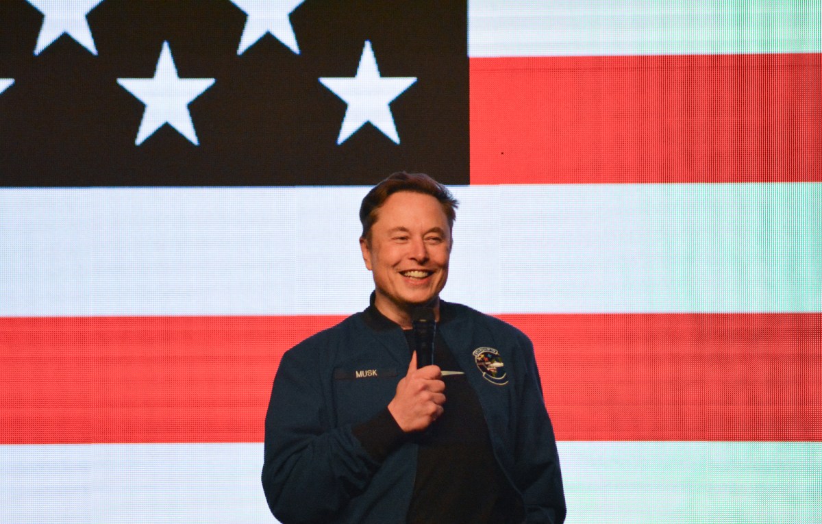 Elon Musk's xAI reportedly looks to raise $300M in tender offer | TechCrunch