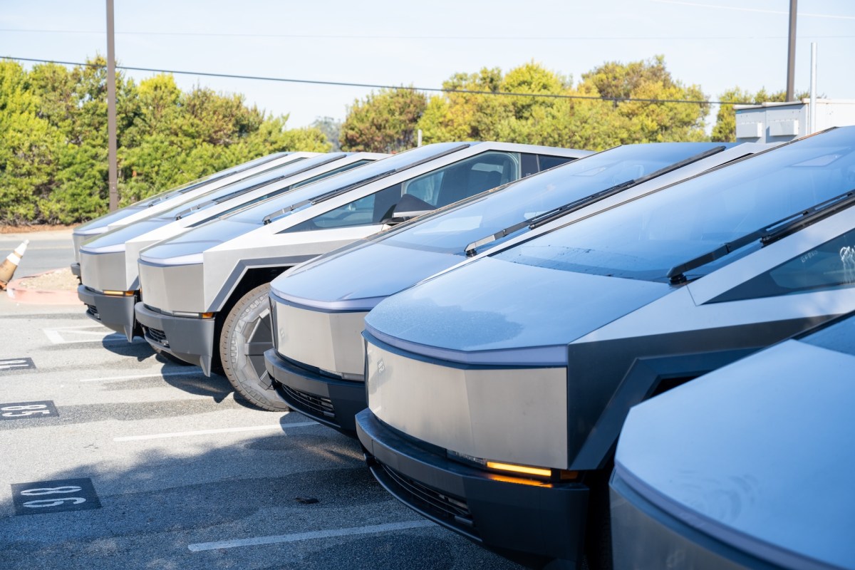 Tesla стикається з другим поспіль роком зниження продажів після ще одного невдалого кварталу