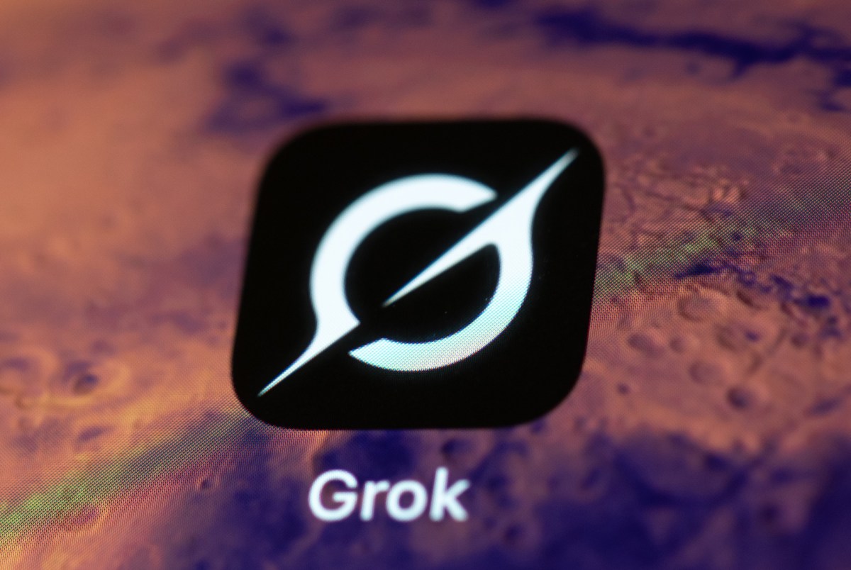 xAI заявляє, що виправила проблемні відповіді Grok 4