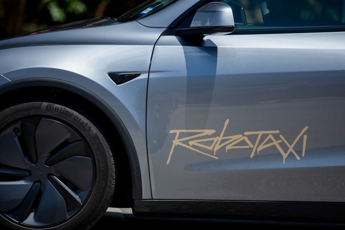 Роботаксі Tesla вже привернули увагу федеральних регуляторів безпеки