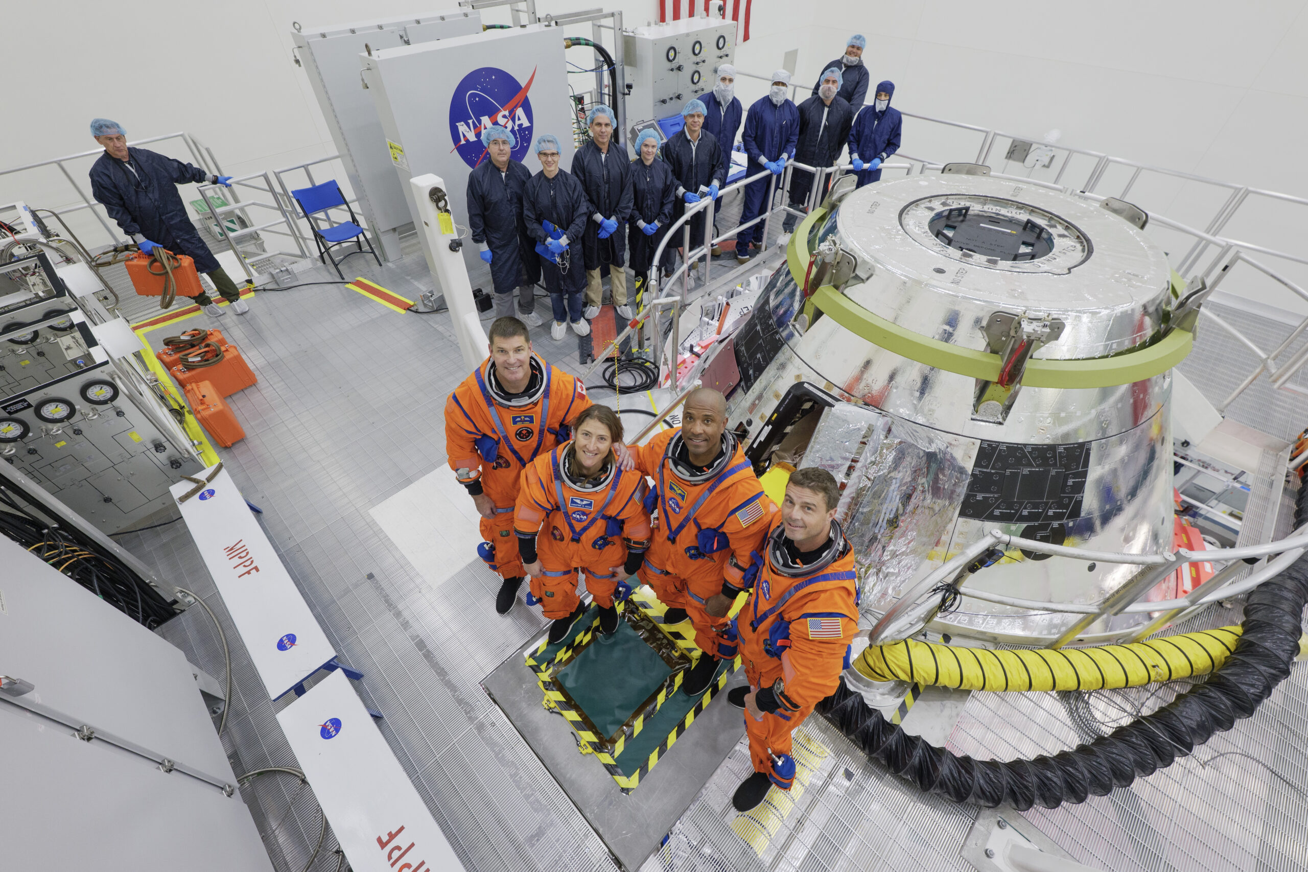 Команда Artemis II від NASA проходить тренування на кораблі Orion