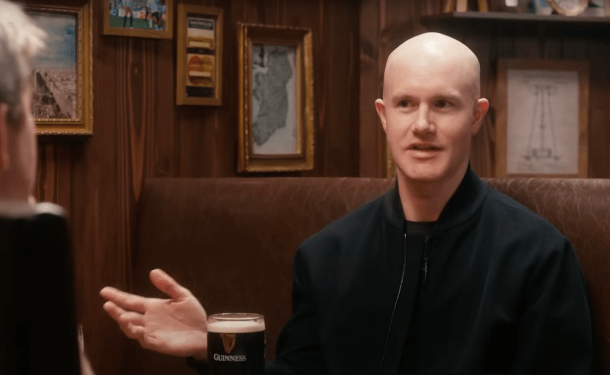 Генеральний директор Coinbase розповідає, чому звільнив інженерів, які не почали працювати з ШІ негайно