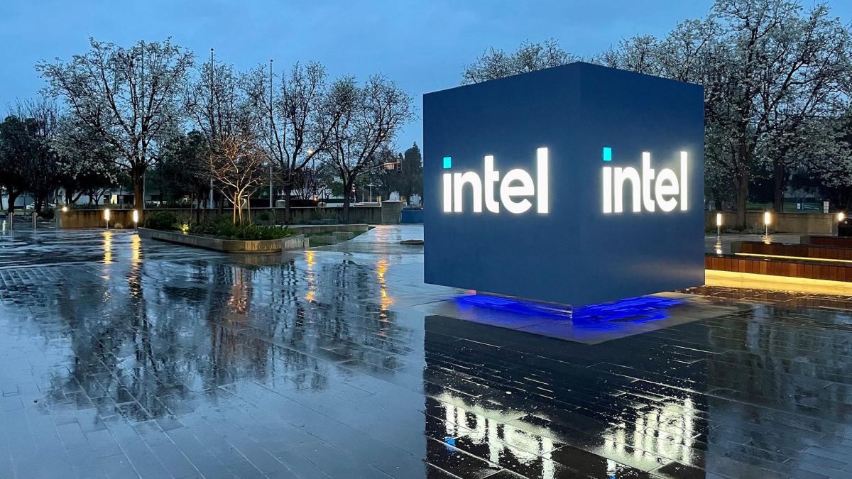 Угода адміністрації Трампа спрямована на заборону Intel продавати своє виробниче підрозділ