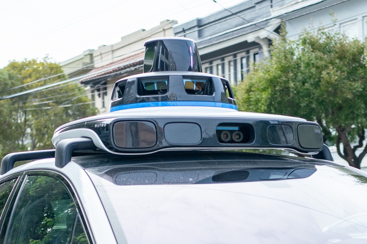 Waymo залучає Avis для управління флітом роботаксі в Далласі