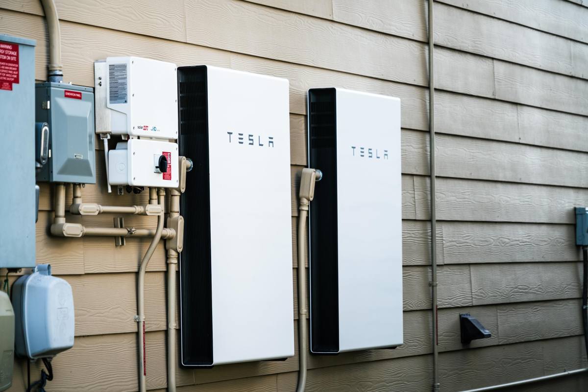 Tesla відкликає акумулятори Powerwall 2 через загрозу загоряння