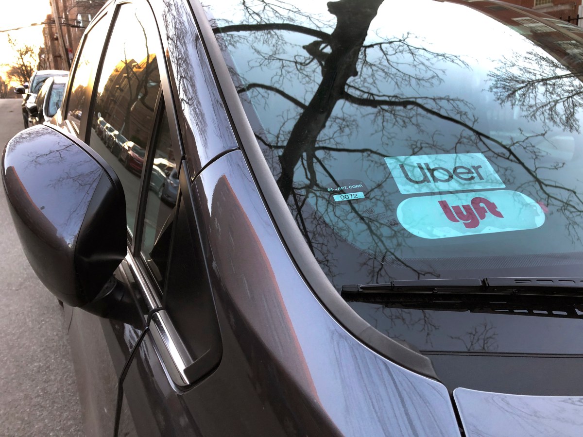 Ньюсом підписує закон, що надає водіям Uber і Lyft в Каліфорнії право на створення профспілок