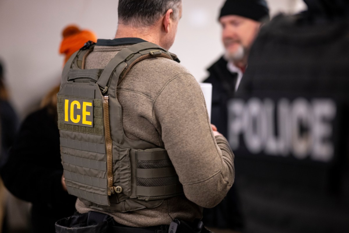 ICE придбало автомобілі з підробленими стільниковими вежами для прослуховування телефонів