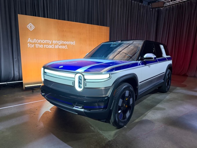 Революція на дорогах: Як Rivian ставить все на штучний інтелект для автопілота