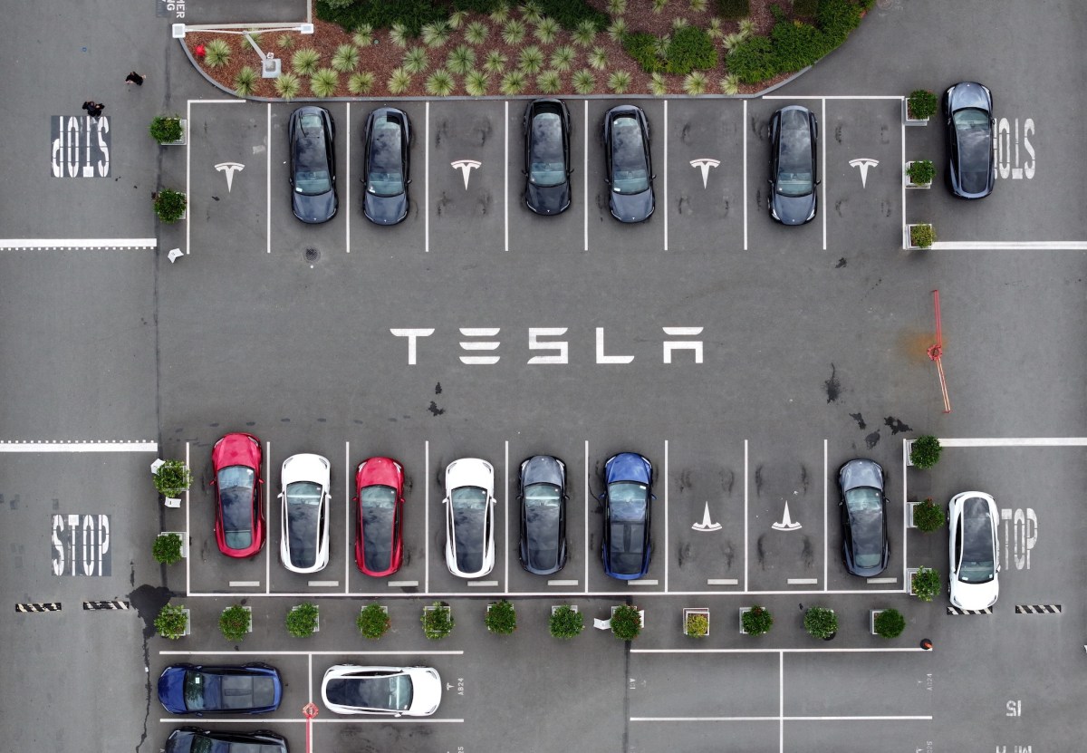 Tesla в Аустіні запускає тестування безпілотних таксі без водія: чи готова технологія до масового впровадження?