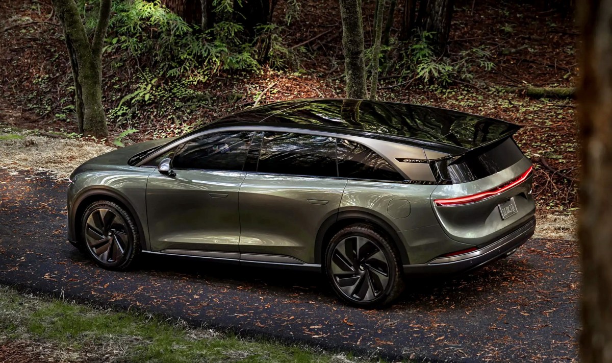 Експерт Lucid Motors порушив справу проти компанії: звинувачення в неправомірному звільненні та дискримінації!