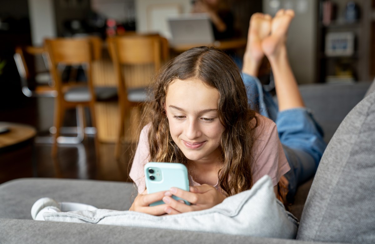 Чи справді Meta використовує штучний інтелект для визначення віку? Нові методи аналізу росту та будови кісток шокують!